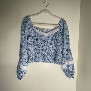 American Eagle Outfitters Blue Floral Smocked Blouse Women’s Medium (Runs Small)